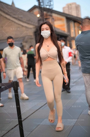 搭讪街拍紧身裤蜜臀美眉 [22P]