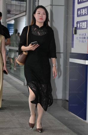 2567-59-44√肉丝包头高跟-韵味轻熟女 8P