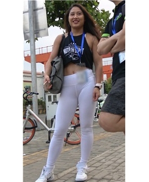 4k-高颜值美女性感白色紧身裤露脐 [3.82 GB]