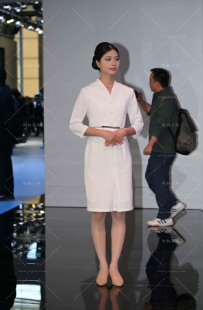 白裙礼仪小妹肉丝超薄~ [19P]