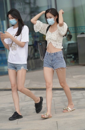 青春靓丽漂亮小姐姐 [71P1V-955MB]