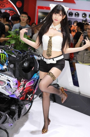 豹纹高跟鞋网红-雯粥粥【套图➕视频】 8P