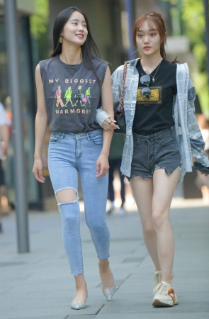 牛仔裤魅力长发女孩 [31P-777MB]