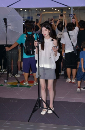 苗条的超薄丝主播小姐姐