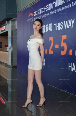 白短裙美腿美足网红  敏敏