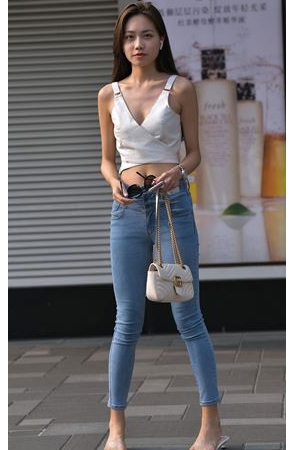 墨镜牛仔妹(62P)