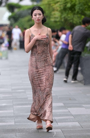 25827-10-51√韵味吊带包臀裙轻熟女