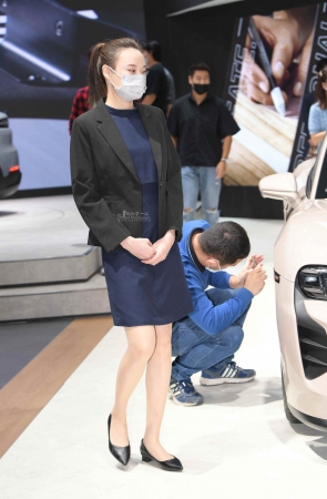 211121-9+119-保时捷的女同事