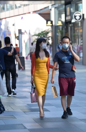 视觉冲击街拍作品 – 性感韵味的包臀裙小姐姐