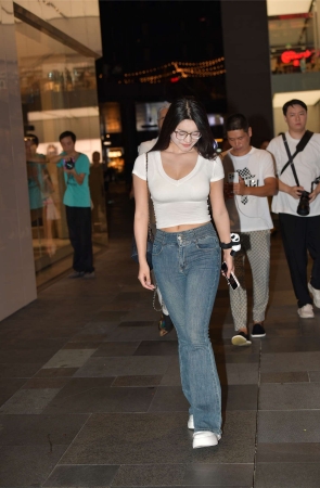 牛仔裤活力青春