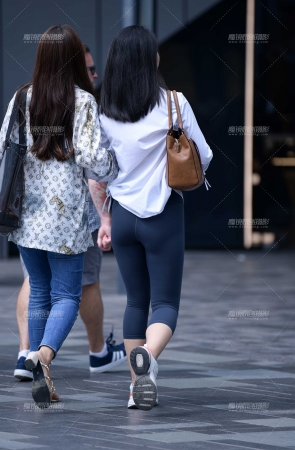 1655边说边笑两姐妹