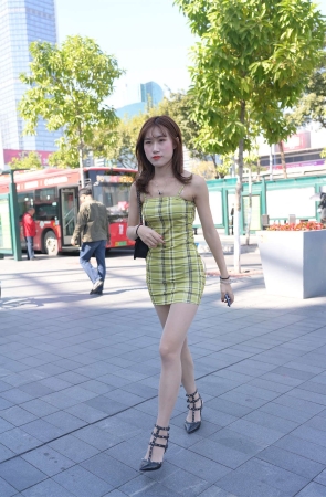 程生街拍 格子吊带包臀裙