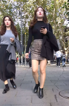 非常有气质的豹纹美女