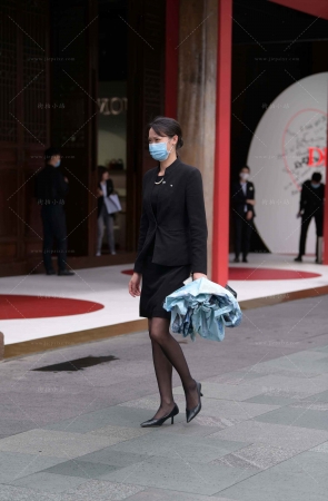 工装制服黑丝营业员下班