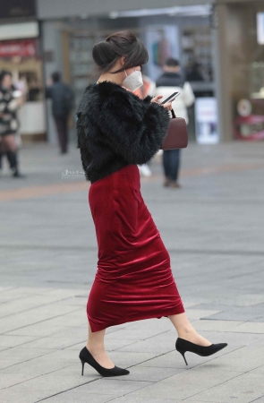 诱惑肉丝街拍高跟shaofu