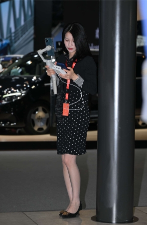 直播的小姐姐