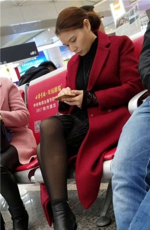 4k-大红色毛呢外套，性感长腿黑丝御姐