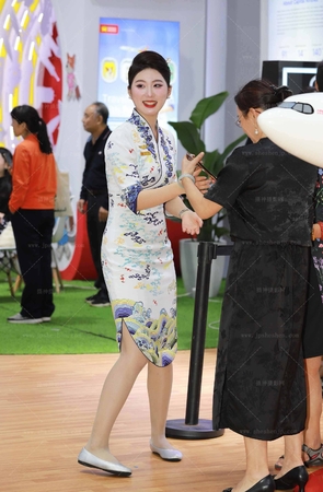 25旅交会平底鞋VS高跟鞋海航空姐