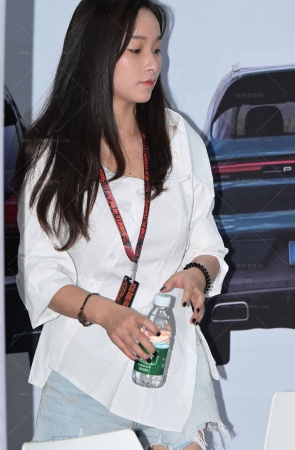 24920-2=67√热裤，超薄丝袜，清秀女生 16P