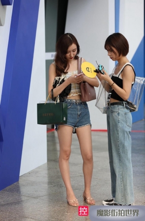 超短牛仔裤漂亮小姐姐3A485[249M]