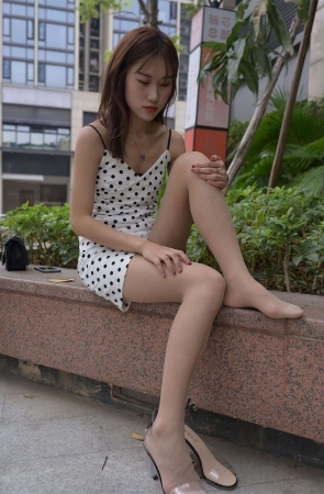 御风街拍 楼楼 斑点包臀裙