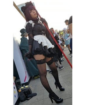 4K – 妹子耍的是关公的青龙偃月刀？[717 MB/mp4]