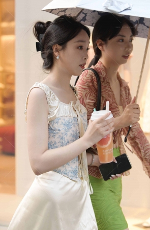 姑娘散发贵气气质231221-3-54 15P