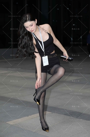 极品大长腿黑丝~