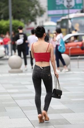 要怎样陪着你走过黑夜