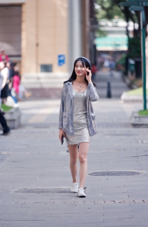 喝红茶的小姐姐