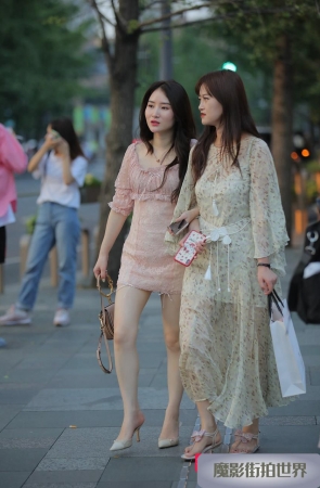 高跟白嫩美女3A1817[178M]