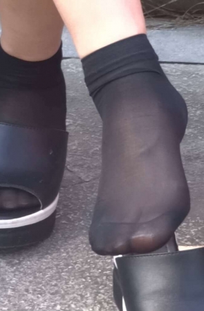 短黑丝 [292 MB/MP4]