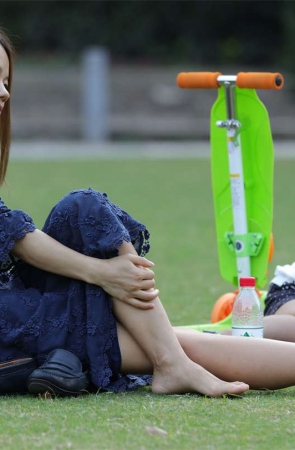 No789 温柔婉约的美少妇，精致的素足又细又长 第2套