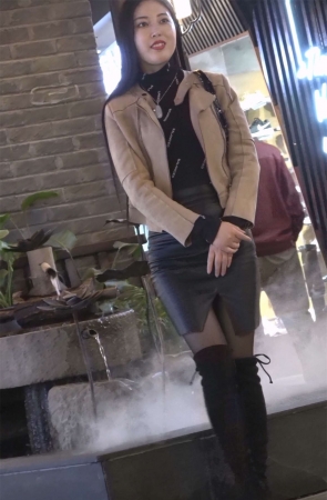 丝袜短裙性感美女