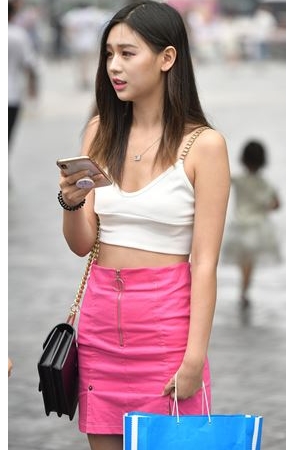 身材苗条的小美女(76P)