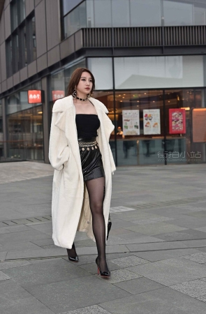 皮裙美女