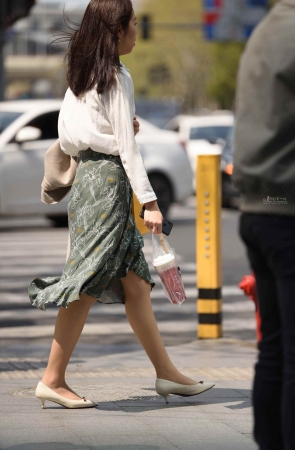 有街拍丝袜就要拍