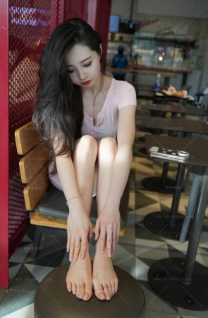 客户定制版之樱桃小嘴玉足篇100P 15P