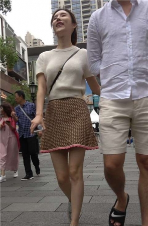 4K 短裙气质街拍美女小姐姐