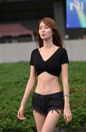 高挑牛仔短裤 [48P-977MB]