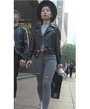 4k-紧身灰牛皮衣美女拉着男友逛街 [5.05 GB]