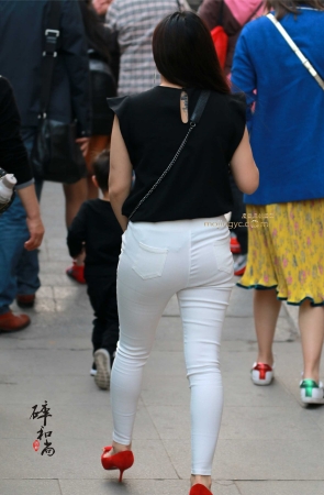 紧身白裤少妇（19P）