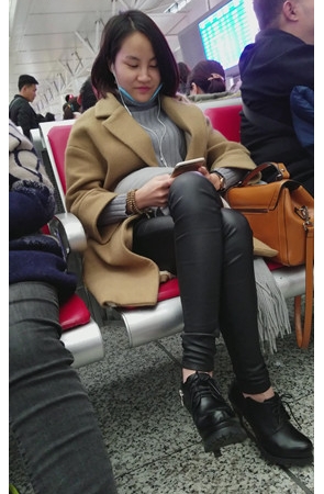 皮裤小妹