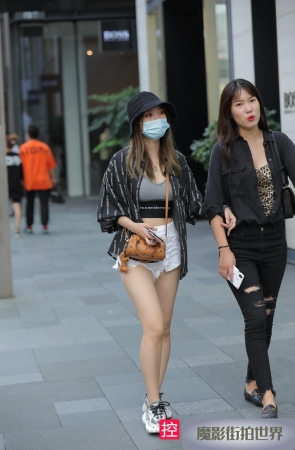 白白净净热裤小妹MJ1562[289M]