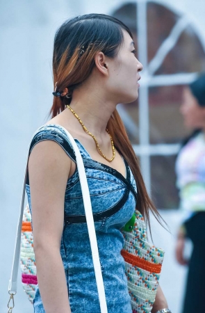 李欢原创——–短裙，爆乳（15P）