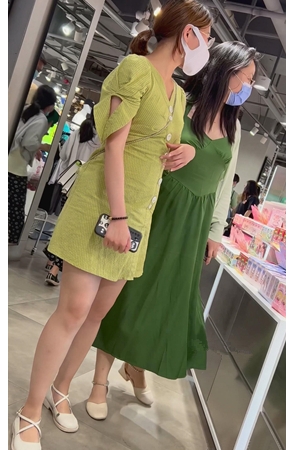 绿裙美女
