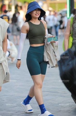 健身裤丰韵小姐姐