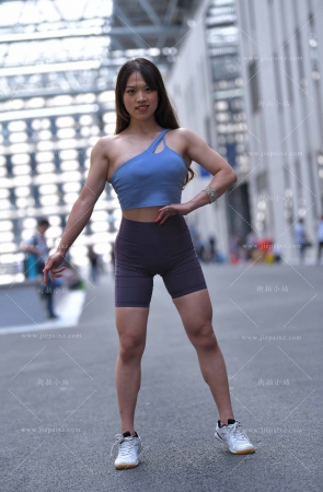 健身的紧身裤美眉 [19P]