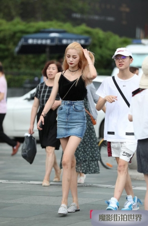 长腿金发漂亮小姐姐3A1783[90M]