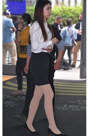 黑色包臀裙小姐姐(26P)